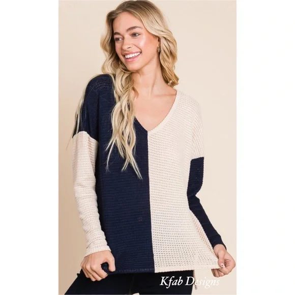 ❤️LAST 2! V NECK Comfy Color Block Chic Top with Side Slits! - Picture 4 of 6